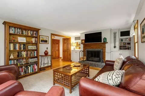 8 Mill River Dr, Mendon, MA 01756 photo 9