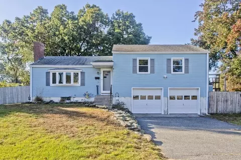 12 Greenpoint Cir, Chicopee, MA 01020