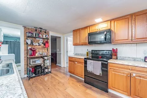 15 Gaugh St, Easthampton, MA 01027 photo 11