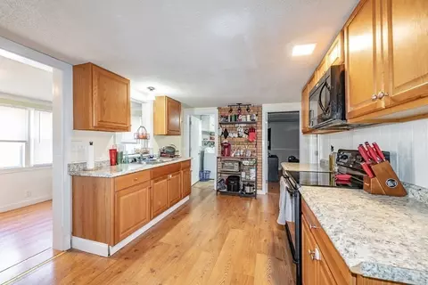 15 Gaugh St, Easthampton, MA 01027 photo 9