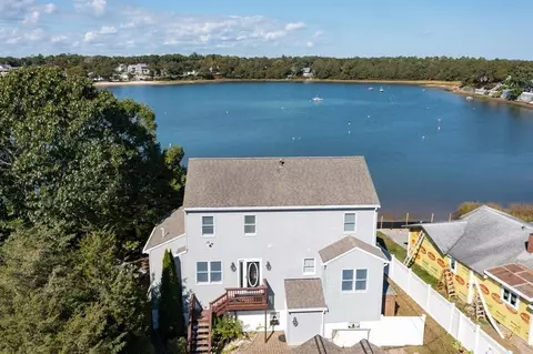 22 Cove St, Wareham, MA 02558