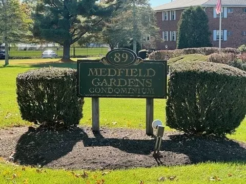 89 Pleasant St #D5, Medfield, MA 02052