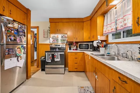 5 Elmer St, Worcester, MA 01603 photo 4