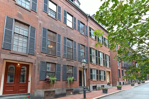 32 Temple St #2, Boston, MA 02114