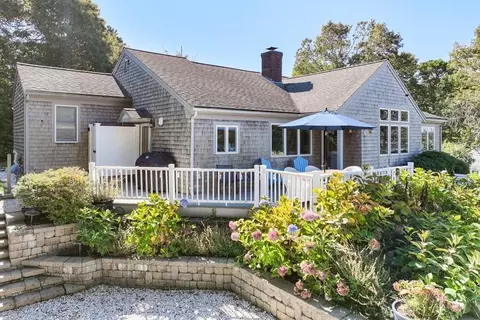 53 Hawthorn St, Dennis, MA 02660