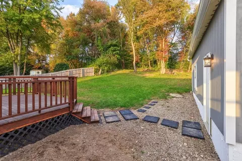 9 Surrey Ln, Webster, MA 01570 photo 5