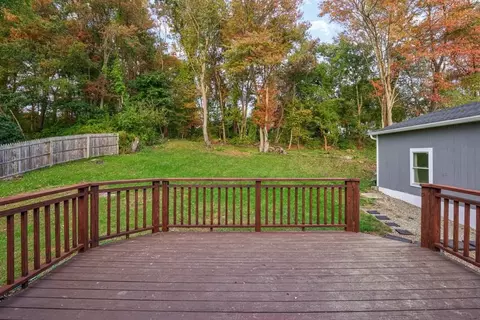 9 Surrey Ln, Webster, MA 01570 photo 8