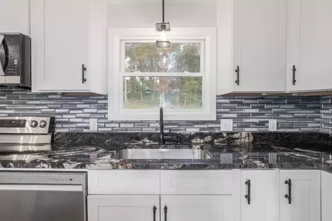 9 Surrey Ln, Webster, MA 01570 photo 13