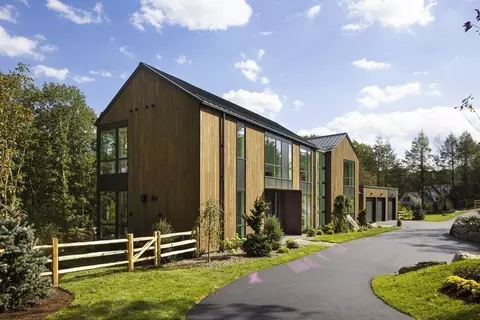 115 Country Dr, Weston, MA 02493