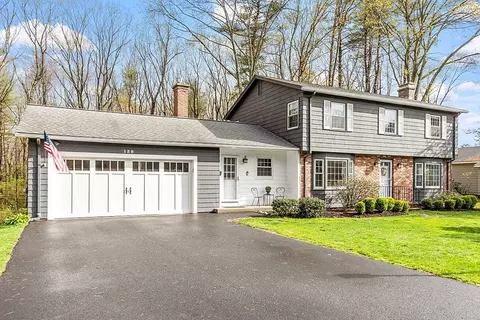 138 Meadow Wood Dr, Holden, MA 01520