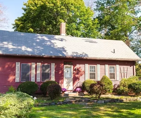 90 Church St, Bernardston, MA 01337
