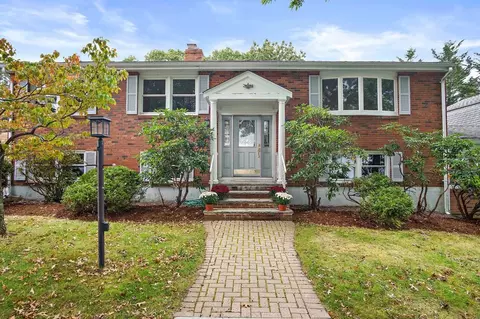19 Murdoch Rd, Stoneham, MA 02180
