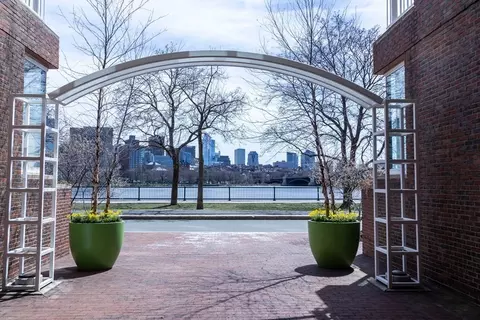 75-83 Cambridge River Pkwy #E804, Cambridge, MA 02142
