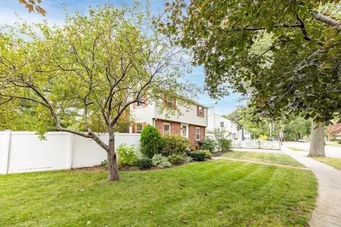 4 Rice Rd, Quincy, MA 02170