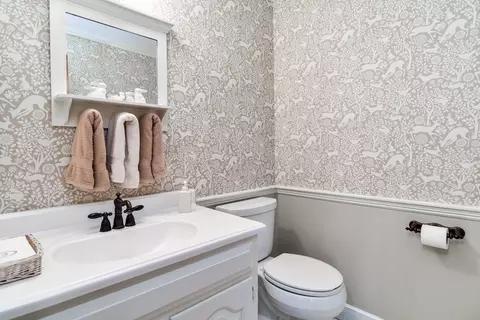 28 Yorkshire Rd, Dover, MA 02030 photo 14