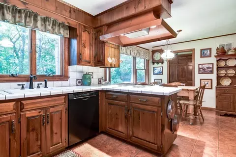 28 Yorkshire Rd, Dover, MA 02030 photo 10