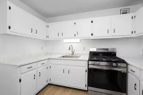 32 Juniper St #96, Brookline, MA 02445 photo 7