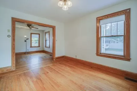 104 Linnell St, Springfield, MA 01104 photo 7