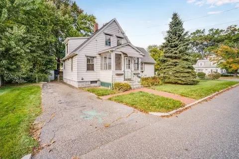 104 Linnell St, Springfield, MA 01104 photo 31