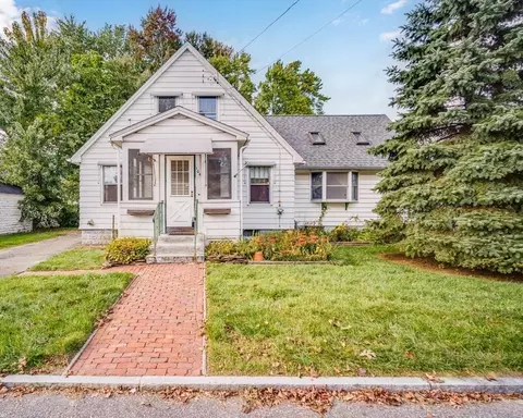 104 Linnell St, Springfield, MA 01104