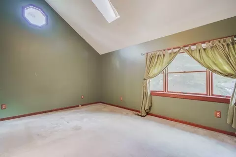 104 Linnell St, Springfield, MA 01104 photo 16