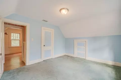104 Linnell St, Springfield, MA 01104 photo 18