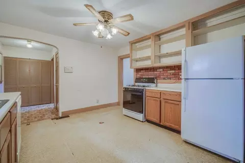 104 Linnell St, Springfield, MA 01104 photo 13