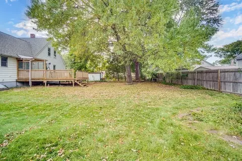104 Linnell St, Springfield, MA 01104 photo 4