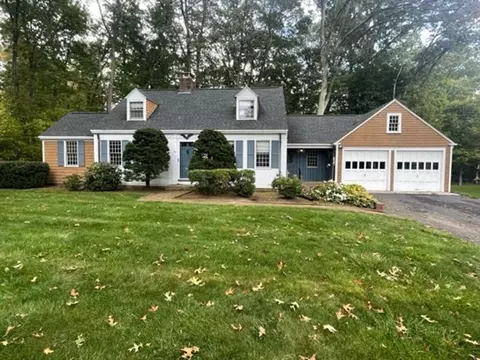 87 Anawan Rd, North Attleboro, MA 02760