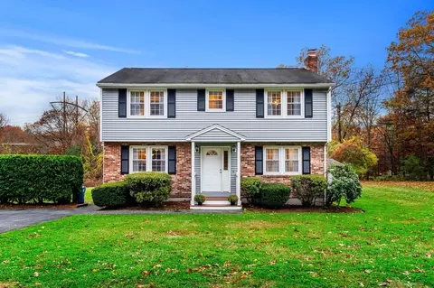 33 Upland Rd, Burlington, MA 01803