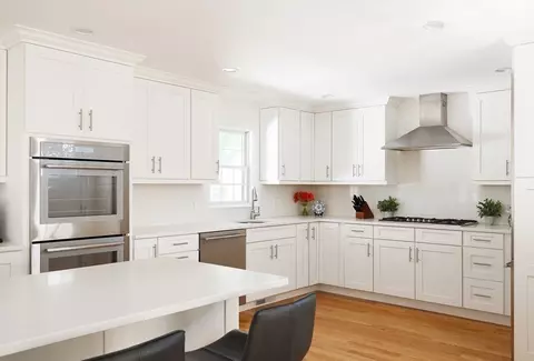 3 Garrison Rd, Wellesley, MA 02482 photo 5