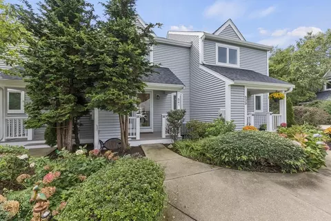 541 White Cliff Dr #541, Plymouth, MA 02360