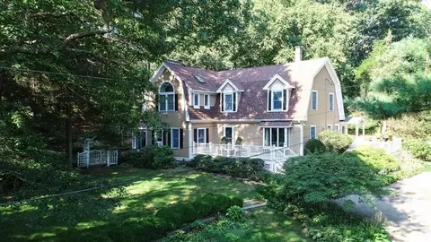 59 Dodges Row, Wenham, MA 01984