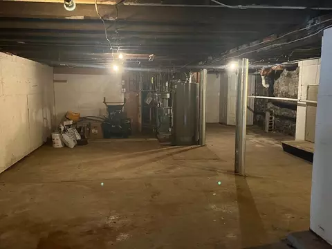 20 Orange St, Fall River, MA 02720 photo 16
