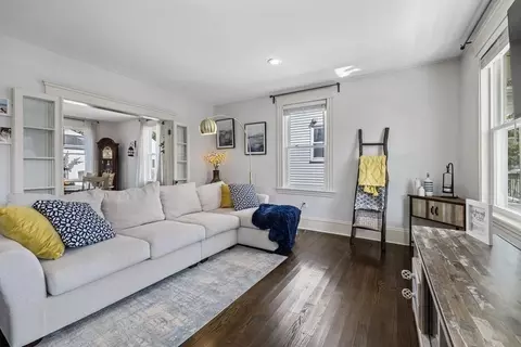 35 Jackson St, Saugus, MA 01906 photo 5