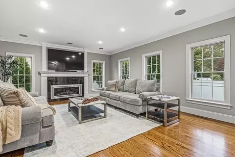 7 Pinevale Ave, Wellesley, MA 02482 photo 16