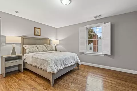 7 Pinevale Ave, Wellesley, MA 02482 photo 28