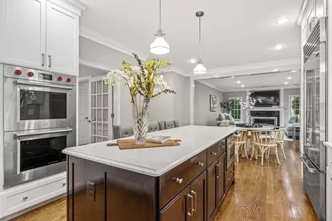 7 Pinevale Ave, Wellesley, MA 02482 photo 9