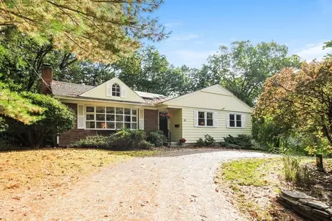 53 Dunsany Dr, Longmeadow, MA 01106