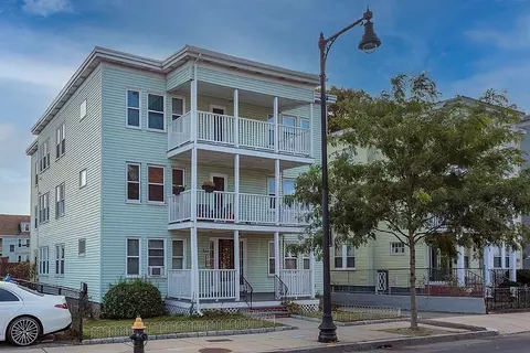 644 Hyde Park Ave #2R, Boston, MA 02131