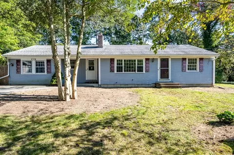 1090 Santuit-newtown Rd, Barnstable, MA 02635