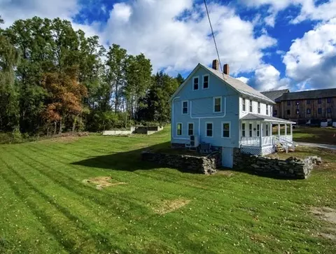 21 Meadow St, Northfield, MA 01360