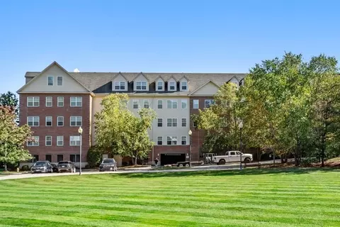 1 Powder Mill Sq #209, Andover, MA 01810