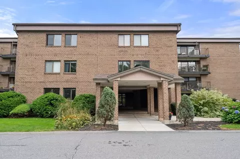 4 Ledgewood Way #15, Peabody, MA 01960