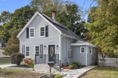 84 Emmet St, Brockton, MA 02302