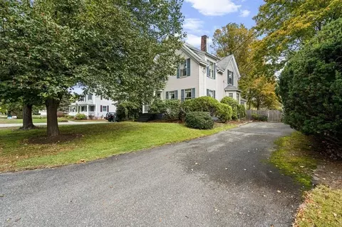 39 Summer St, Danvers, MA 01923 photo 2