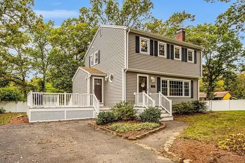 180 County Rd, Tewksbury, MA 01876