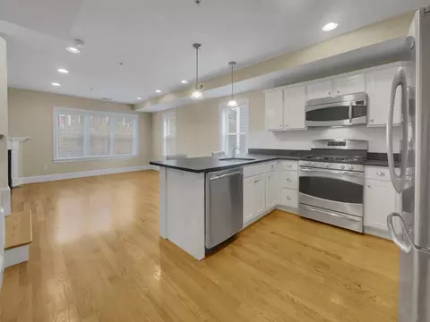 855 Lagrange St #4, West Roxbury, MA 02132