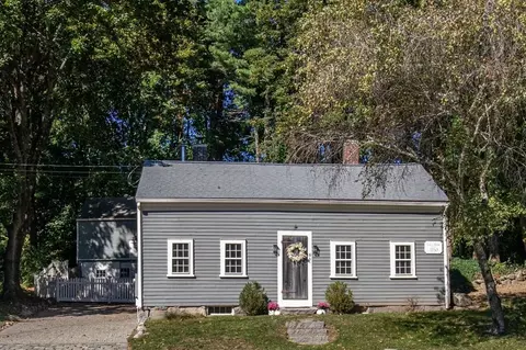 661 Main St, Medfield, MA 02052