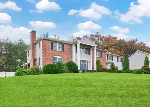 36 Cardinal Ln, Westfield, MA 01085